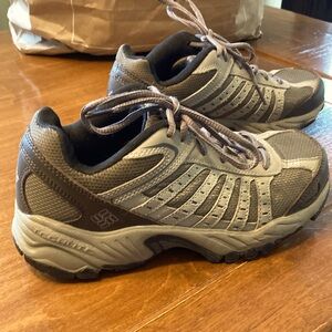 Columbia Whitney Ridge Trail Running/hiking athletic shoes. Tan/taupe. Size 7 W